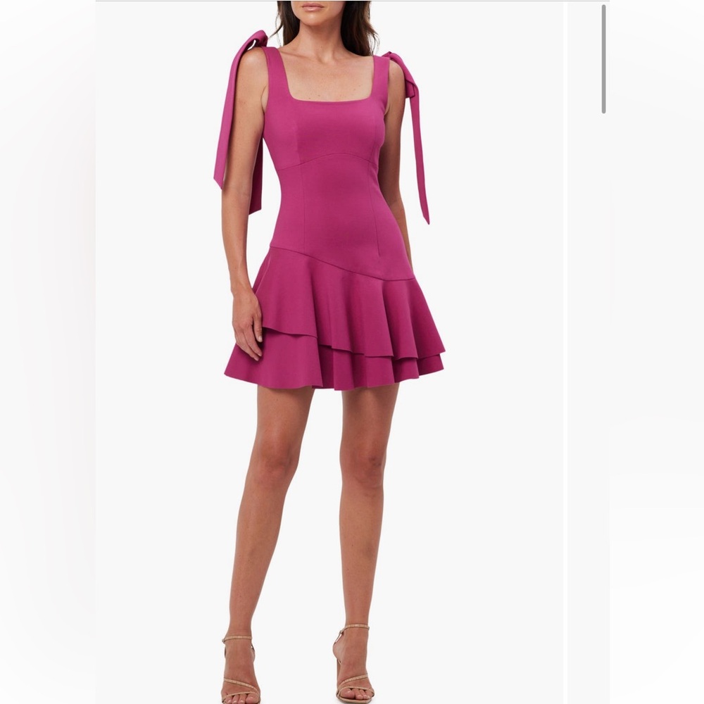 Elliatt Squareneck Mini Cocktail Dress